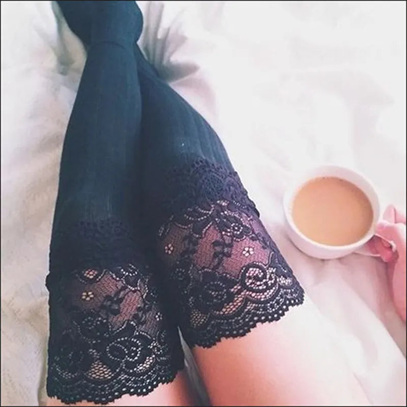 Eva Jonsson | Ullknästrumpor med spets-Eva Jonsson