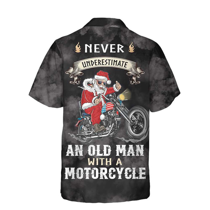 Mirla | Underskatta Aldrig En Gammal Man med En Motorcykel Jul Hawaiian T-Shirt Bästa Motorcykelgåvor Till Jul-Eva Jonsson
