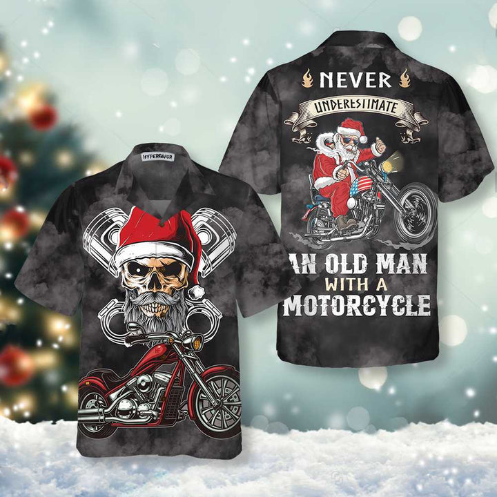 Mirla | Underskatta Aldrig En Gammal Man med En Motorcykel Jul Hawaiian T-Shirt Bästa Motorcykelgåvor Till Jul-Eva Jonsson