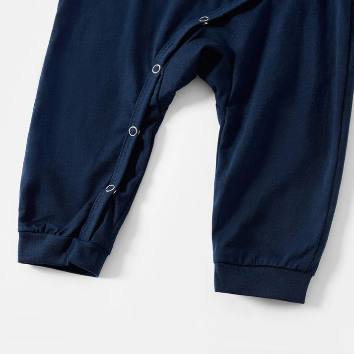 Eva Jonsson | Vi Önskar Dig En God Jul Print Blå Familj Jul Matchande Pyjamas-Eva Jonsson