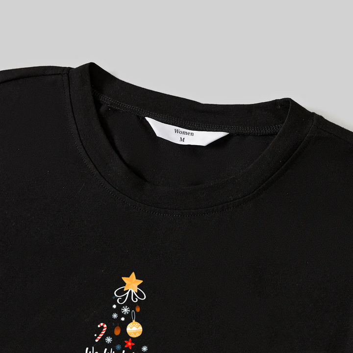 Eva Jonsson | Vi Önskar Dig En God Jul Tryckt Mönster Svart Långärmad Topp med Svarta och Grönrutiga Byxor Par Matchande Pyjamas-Eva Jonsson