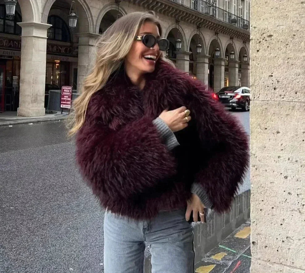 Fuskpälsjacka - Kort - Fluffig - Kappa med fuskpäls - Pälsjackor för kvinnor-Eva Jonsson