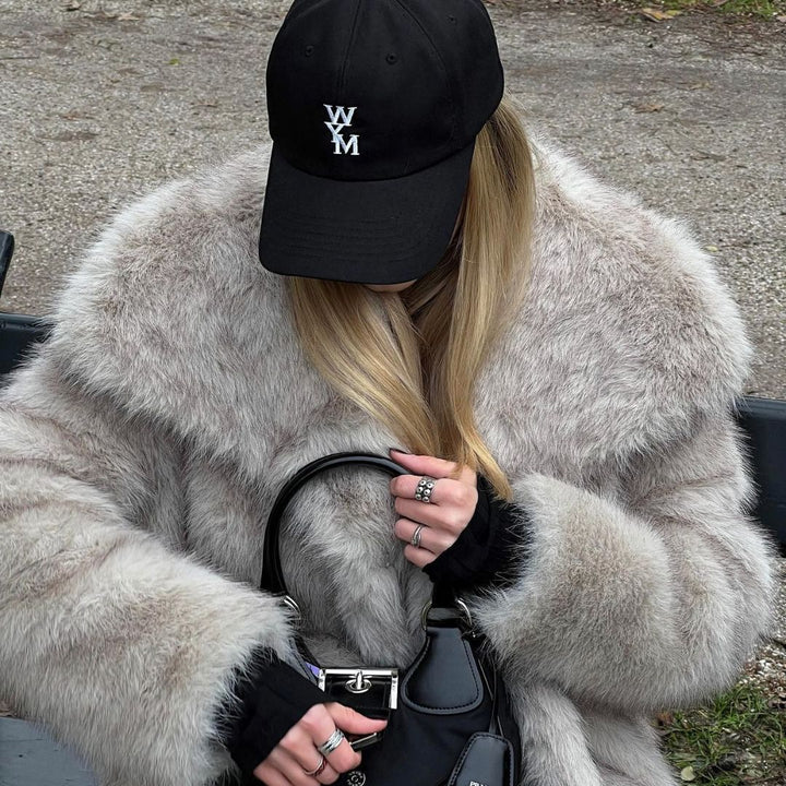 Fuskpälsjacka - Snygg - Kort - Fluffig pälsjacka - Vinterjacka för dam-Eva Jonsson