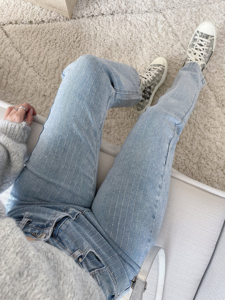 Glitterjeans - Damjeans med hög midja och raka ben i ljusblått-Eva Jonsson