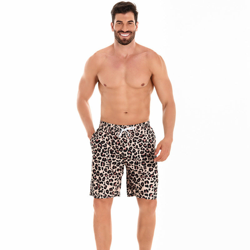 HERRAR Badshorts med trendigt leopardmönster och lätt, snabbtorkande material Mirla-Eva Jonsson