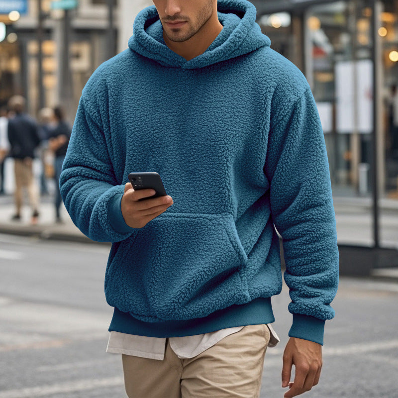 Herr Hoodie av mysigt Teddy-fleece med känguruficka och breda muddar Mirla-Eva Jonsson