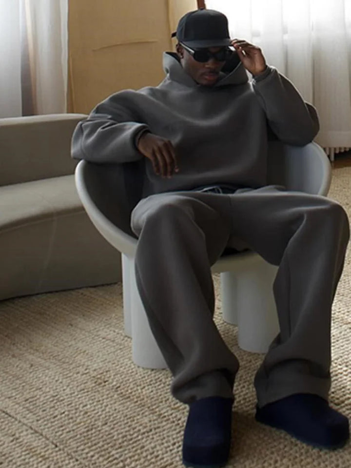 Herr Träningsdräkt i Oversized Stil med Komfort & Modern Design | Mirla-Eva Jonsson