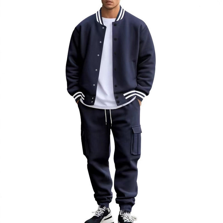 Herr bekväm och stilfull sweatshirt och joggingset Mirla-Eva Jonsson