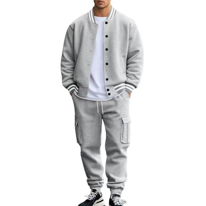 Herr bekväm och stilfull sweatshirt och joggingset Mirla-Eva Jonsson
