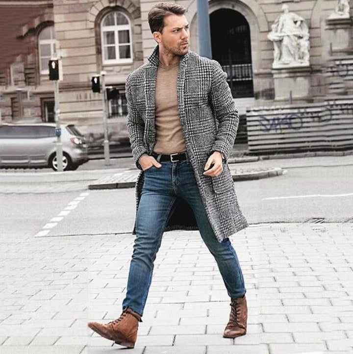 Herr elegant lång blazer med klassiskt rutmönster och moderna detaljer Mirla-Eva Jonsson