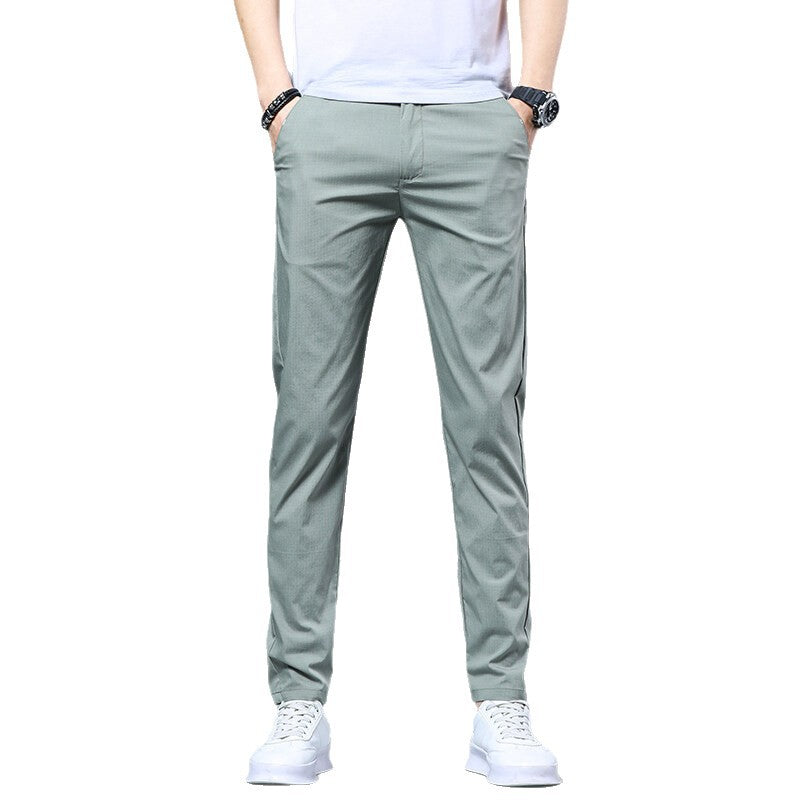 Herr luftiga fritidsbyxor i modern slim-fit design Mirla-Eva Jonsson