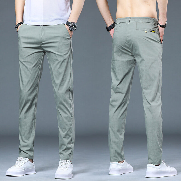 Herr luftiga fritidsbyxor i modern slim-fit design Mirla-Eva Jonsson