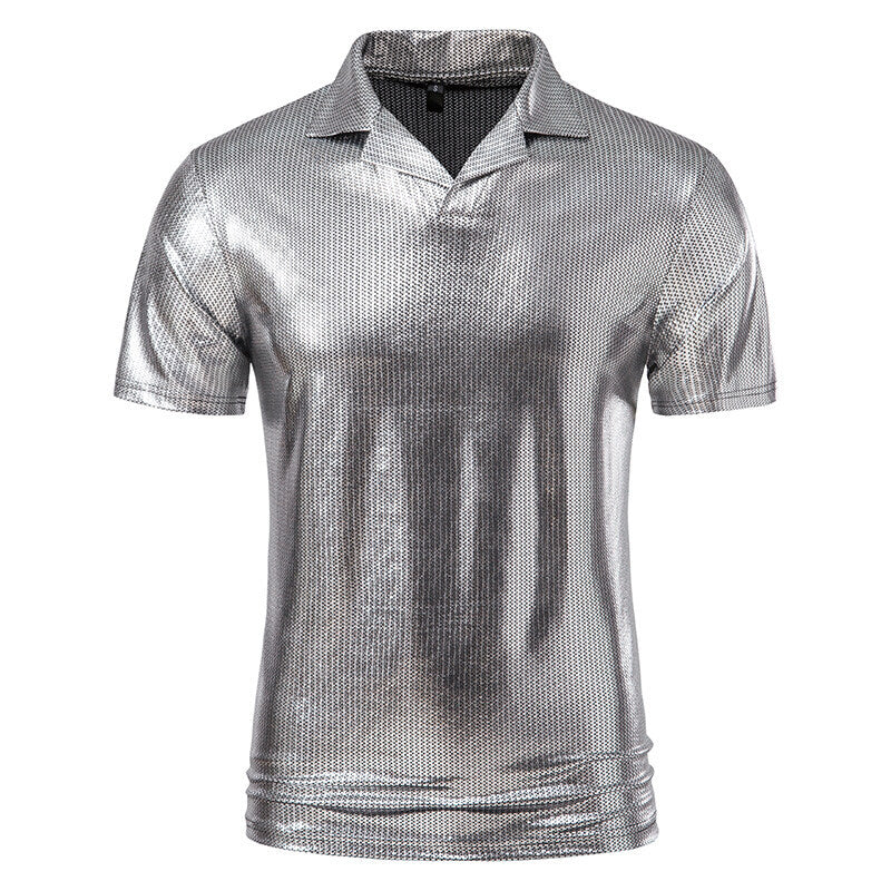 Herr modern poloshirt med glansig design och stiligt V-ringning Mirla-Eva Jonsson