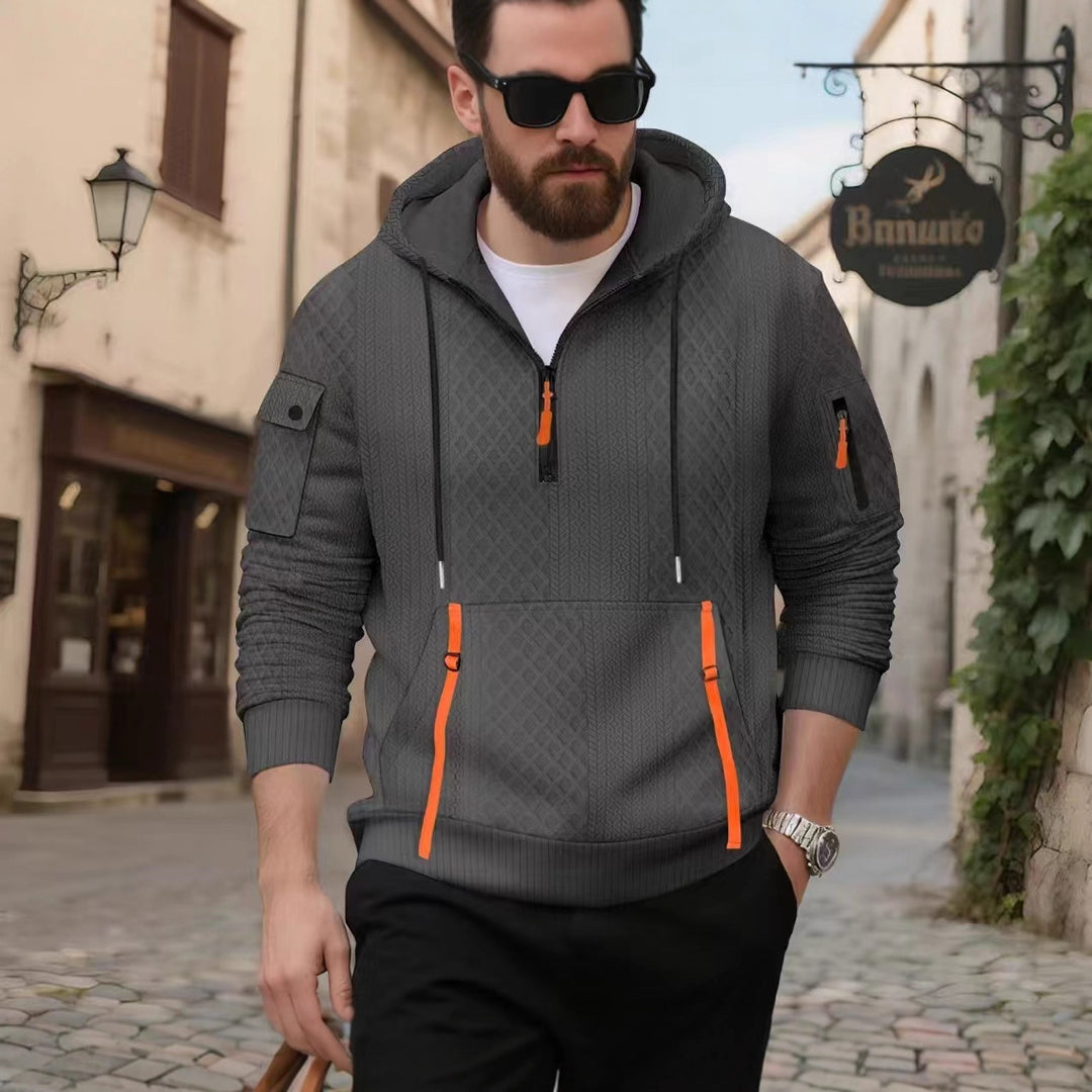 Herr sportig hooded sweatshirt med strukturerad design och praktiska dragkedjefickor Eva Jonsson-Eva Jonsson