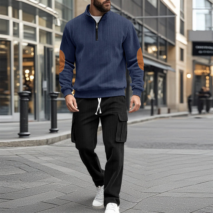 Herr sportigt sweatshirth med halvdäckta dragkedjan och cargo-byxor Mirla-Eva Jonsson