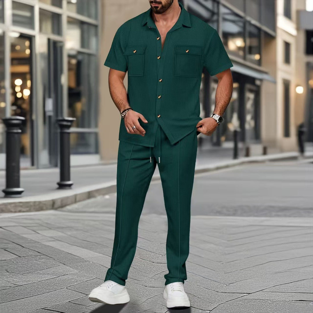 Herr stiligt kortärmad skjorta med praktiska fickor och elastiska joggingsbyxor Mirla-Eva Jonsson
