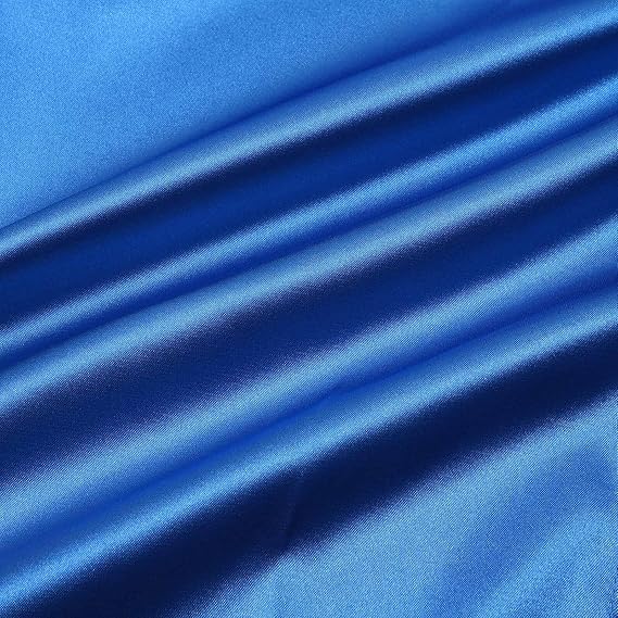 Herrar Hochglanz satin skjorta med modern passform och eleganta detaljer Mirla-Eva Jonsson