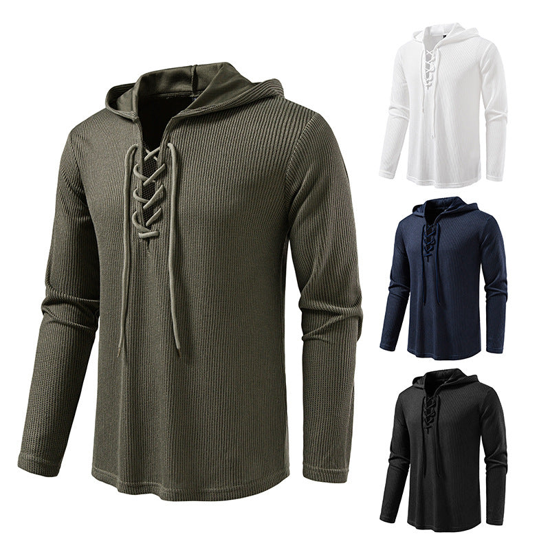 Herrar Hoodie med innovativ snörning och strukturerad design Mirla-Eva Jonsson