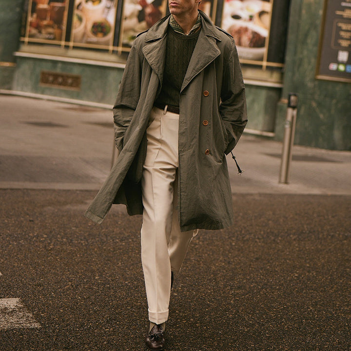 Herrar Lång Trenchcoat i klassisk stil med praktiska fickor Mirla-Eva Jonsson