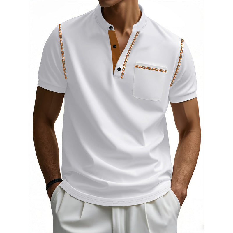 Herrar Polo-Shirt med moderiktig Henley-krage och praktisk bröstficka Mirla-Eva Jonsson