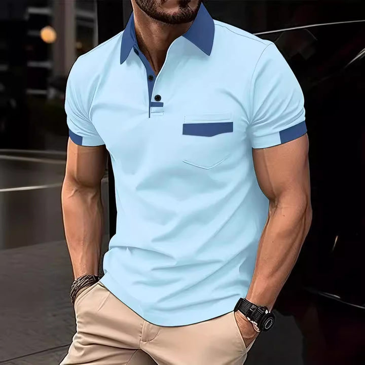 Herrar Poloshirt med dekorativ Henley-krage och praktisk bröstficka Mirla-Eva Jonsson