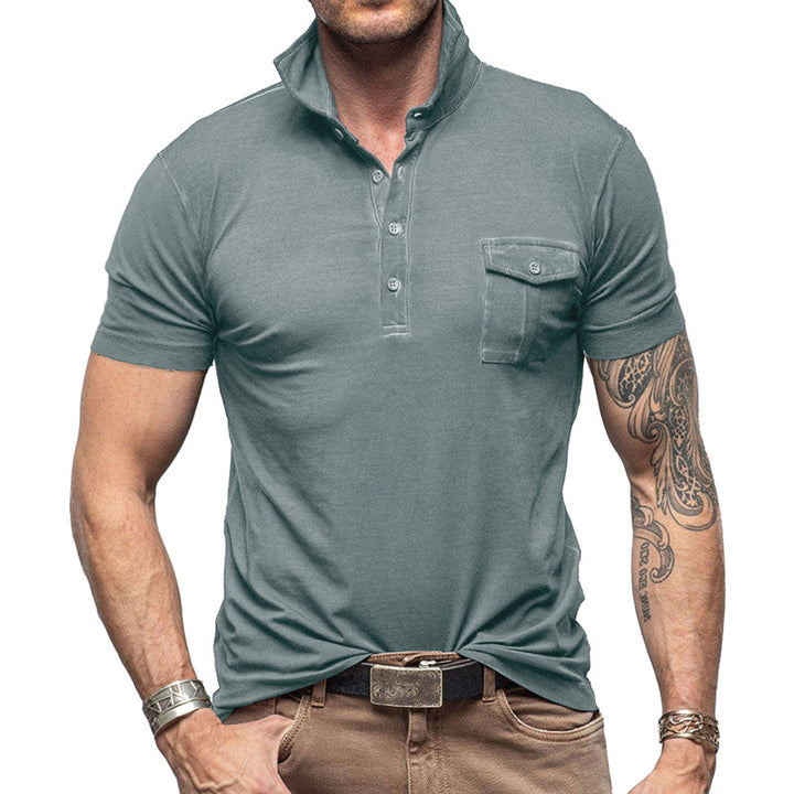 Herrar Poloshirt med moderiktig bröstficka och ståkrage Mirla-Eva Jonsson