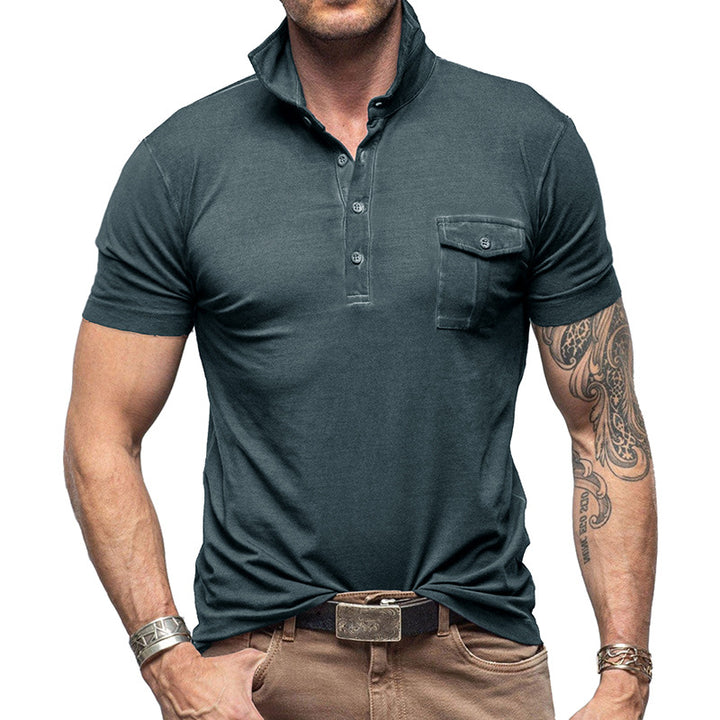 Herrar Poloshirt med moderiktig bröstficka och ståkrage Mirla-Eva Jonsson