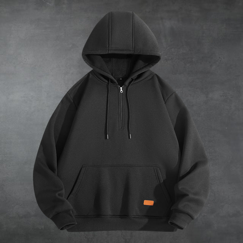 Herrar Sportig Hoodie med halvvisslad dragkedja och praktisk känguruficka Mirla-Eva Jonsson