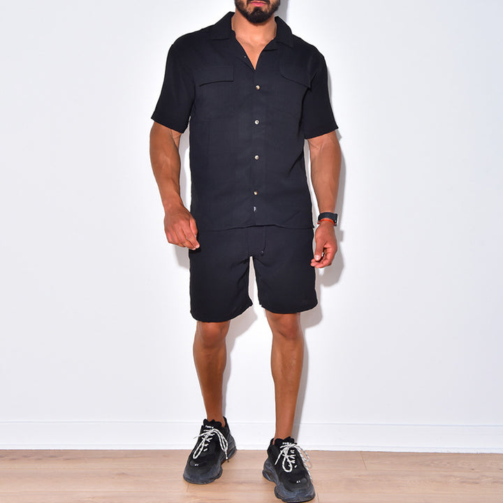 Herrar avslappnad fritidsskjorta och shorts set med praktiska fickor Mirla-Eva Jonsson