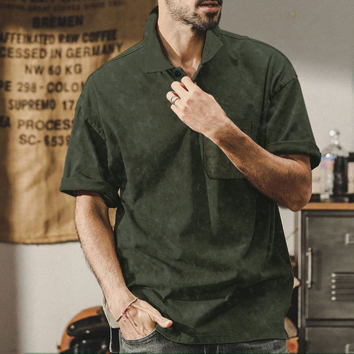 Herrar avslappnad polo med bröstficka Eva Jonsson-Eva Jonsson