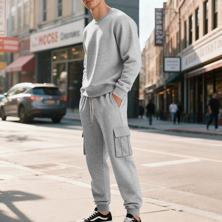 Herrar avslappnad sweatshirt- och cargo-joggingbyxor kombination Mirla-Eva Jonsson