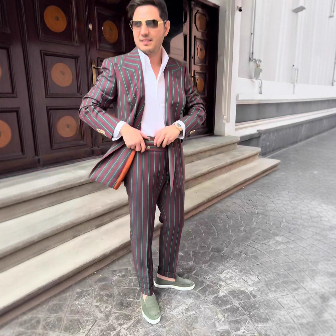 Herrar elegant dubbelknäppt kostym med fint randigt mönster Mirla-Eva Jonsson