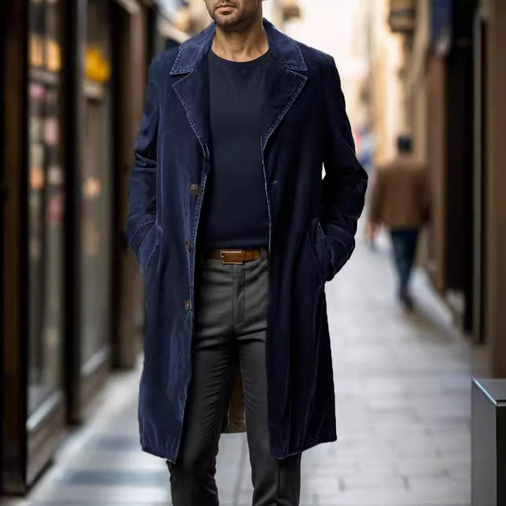 Herrar elegant trenchcoat i högkvalitativt tyg med praktiska fickor Mirla-Eva Jonsson