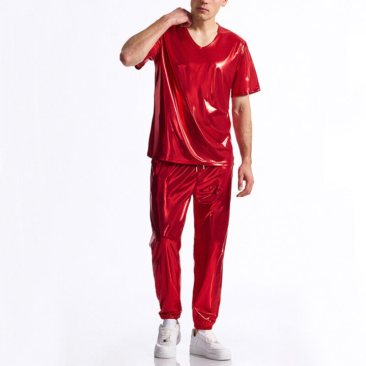 Herrar glänsande sportoutfit med modern V-ringning och elastisk midja Mirla-Eva Jonsson