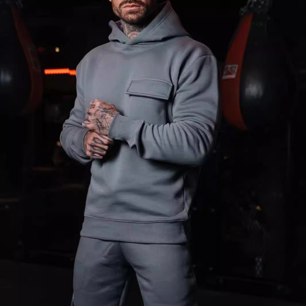 Herrar hoodie med praktisk bröstfickdesign Mirla-Eva Jonsson