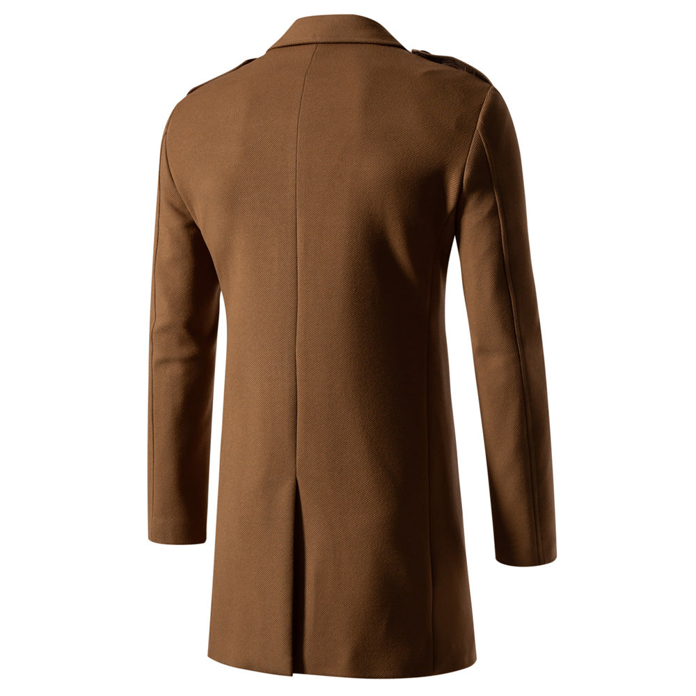 Herrar klassisk trenchcoat med dubbel knapprad och stiliga detaljer Mirla-Eva Jonsson
