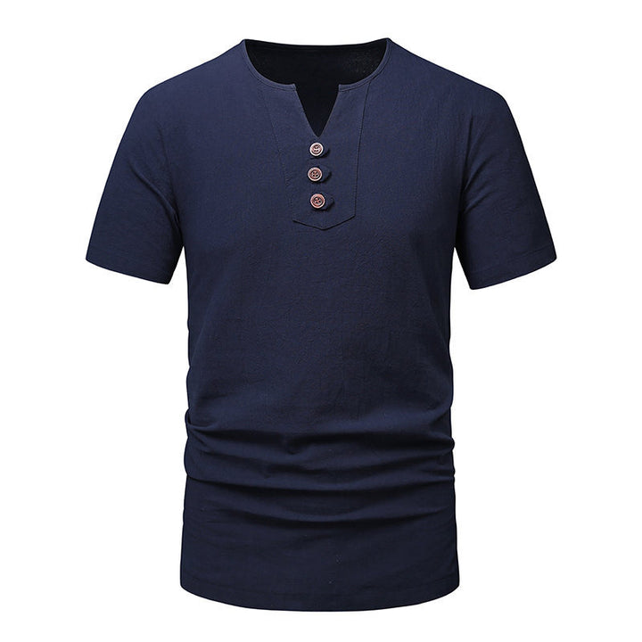 Herrar kortärmad Henley T-shirt med moderna knapplösningar Mirla-Eva Jonsson