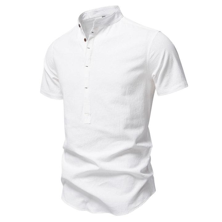 Herrar kortärmad Henley-shirt med praktisk knapplist och modern design Mirla-Eva Jonsson
