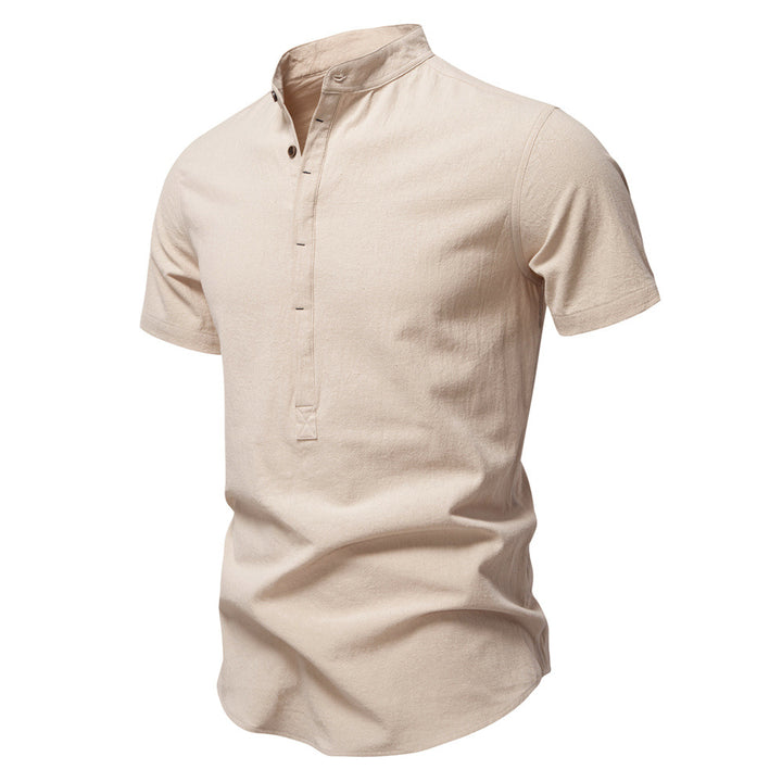 Herrar kortärmad Henley-shirt med praktisk knapplist och modern design Mirla-Eva Jonsson