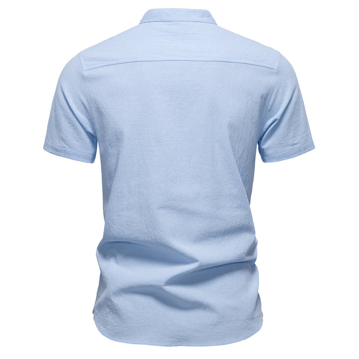 Herrar kortärmad Henley-shirt med praktisk knapplist och modern design Mirla-Eva Jonsson