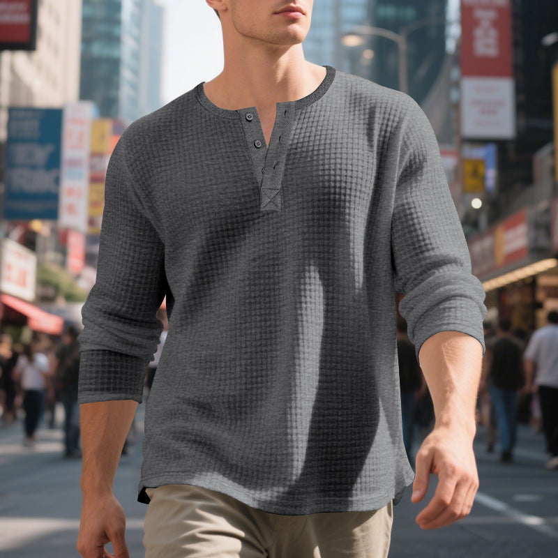 Herrar långärmad Henley-shirt med strukturerad design Mirla-Eva Jonsson