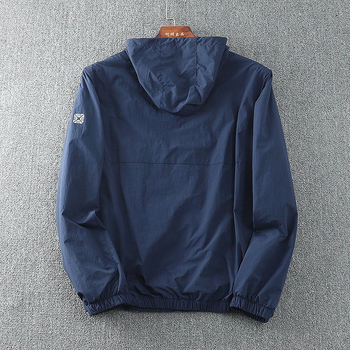 Herrar lätt vindjacka med justerbar huva och ventilerande insatser Mirla-Eva Jonsson