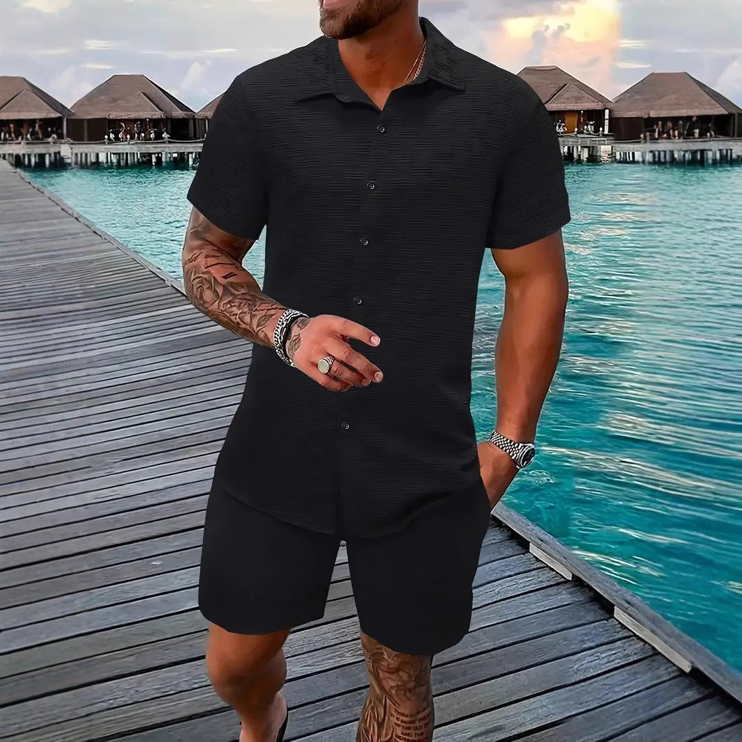 Herrar mode sommar-outfit med strukturerad design och korta ärmar Mirla-Eva Jonsson