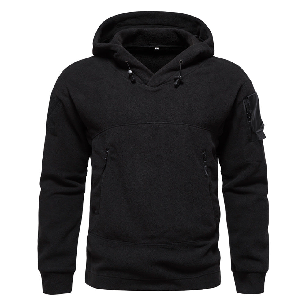 Herrar modern fleece-hoody med strategiska dragkedjsfickor Mirla-Eva Jonsson