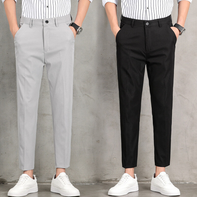 Herrar moderna chinos med slim fit-snitt och praktiska sidofickor Mirla-Eva Jonsson