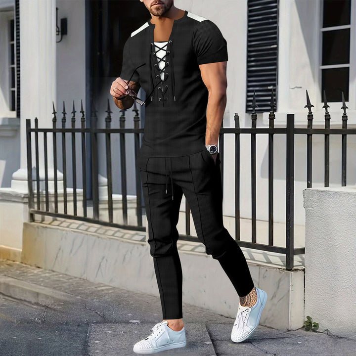 Herrar modernt kortärmad Henley T-shirt med strukturerad design och dekorativ snörning Eva Jonsson-Eva Jonsson