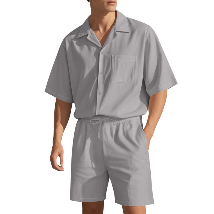 Herrar modernt sommar set av bekväm kortärmad skjorta och shorts Mirla-Eva Jonsson
