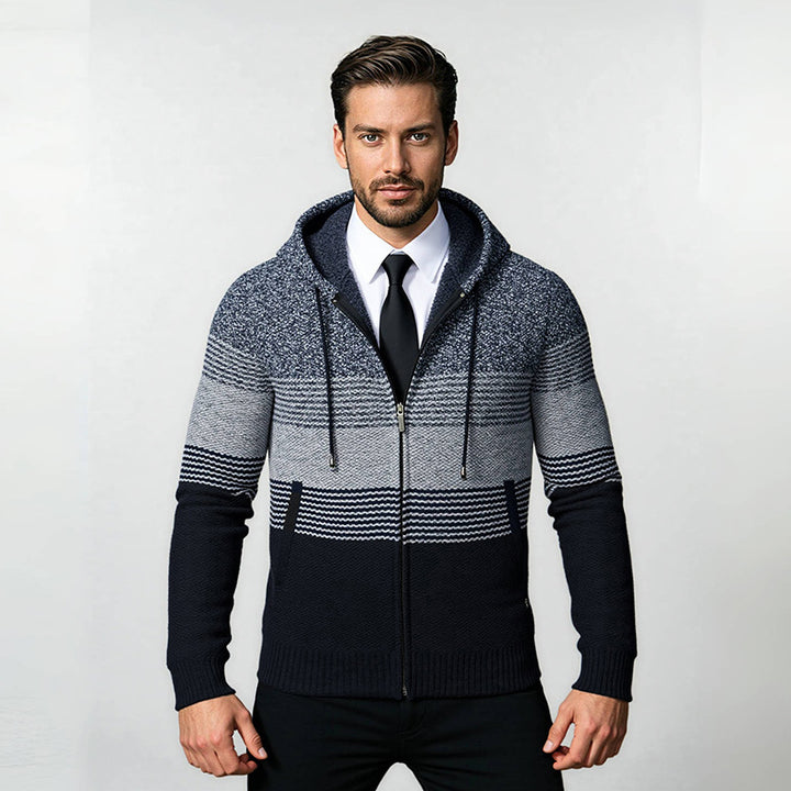 Herrar modete Hoodie-jacka med strukturerad design och praktiska fickor Mirla-Eva Jonsson
