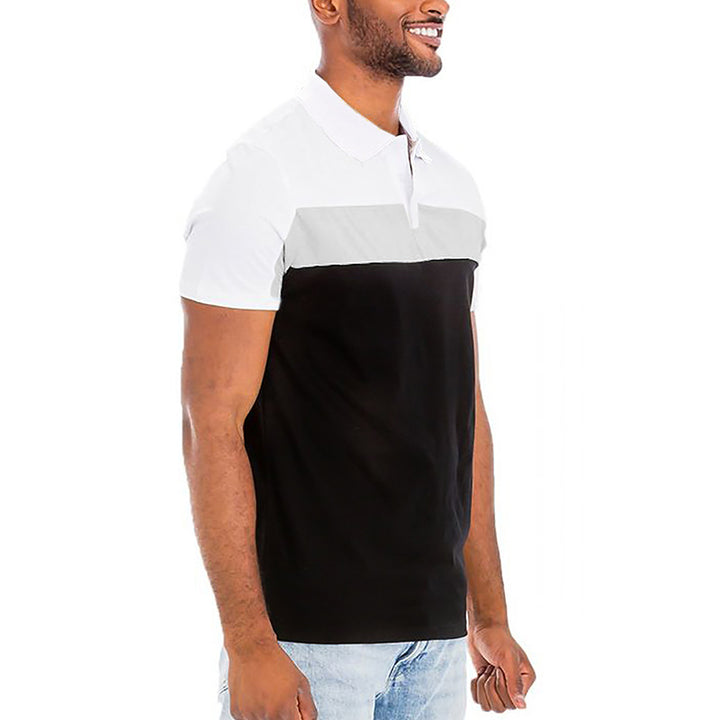 Herrar polo-shirt med moderna färgblockelement. Mirla-Eva Jonsson