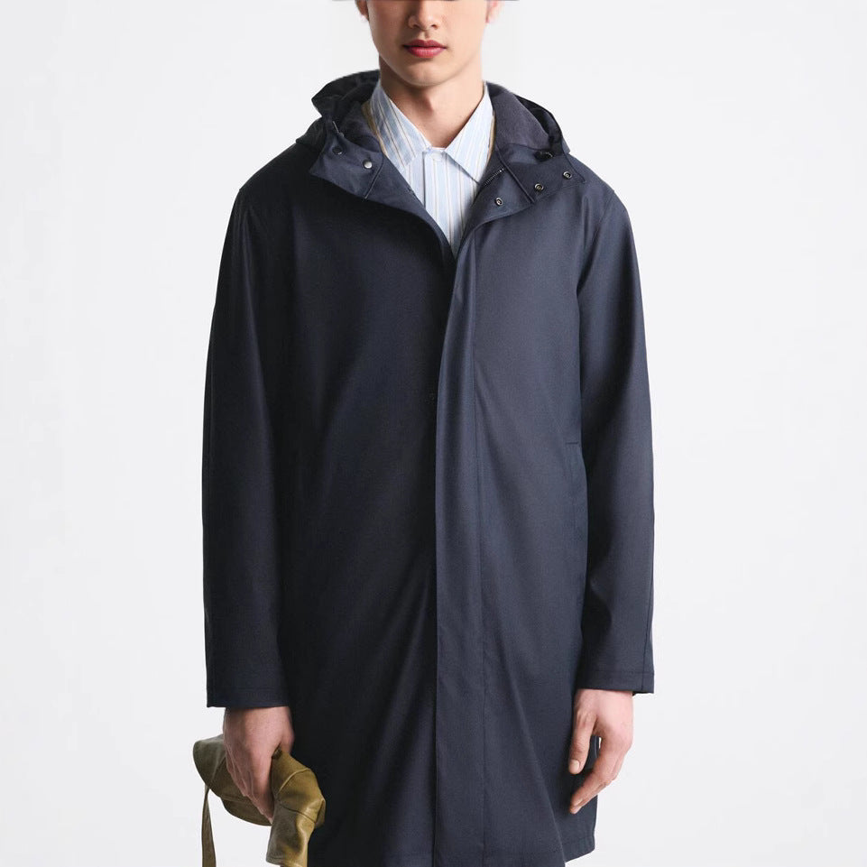 Herrar regnjacka med praktisk huva och längre snitt Mirla-Eva Jonsson